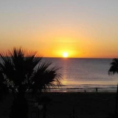 Larnaca Beach Apartment 44 Eksteriør billede