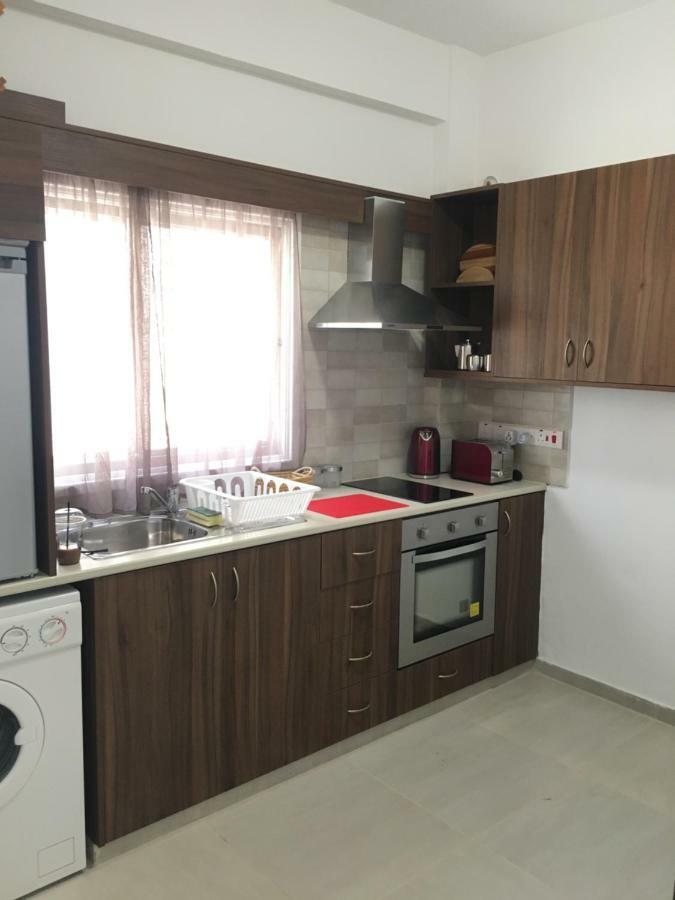 Larnaca Beach Apartment 44 Eksteriør billede