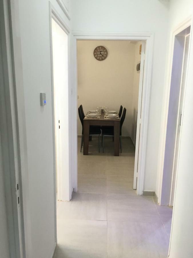 Larnaca Beach Apartment 44 Eksteriør billede