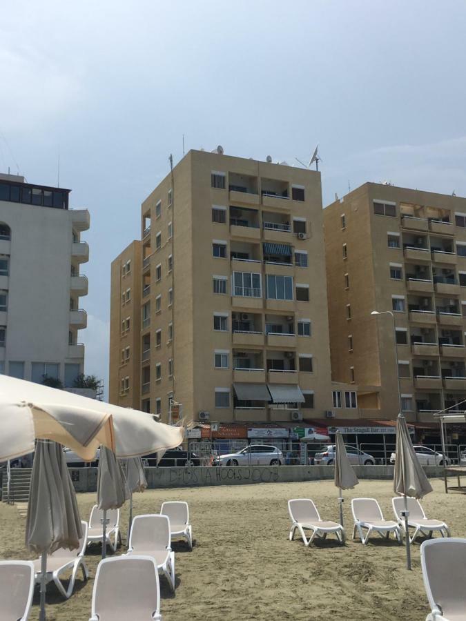 Larnaca Beach Apartment 44 Eksteriør billede